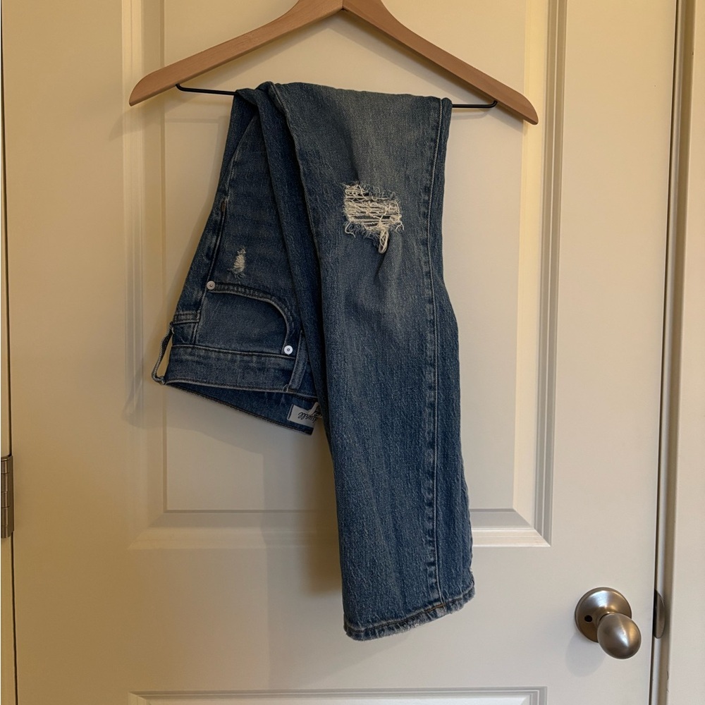 NWT Abercrombie & Fitch distressed high rise mom jeans